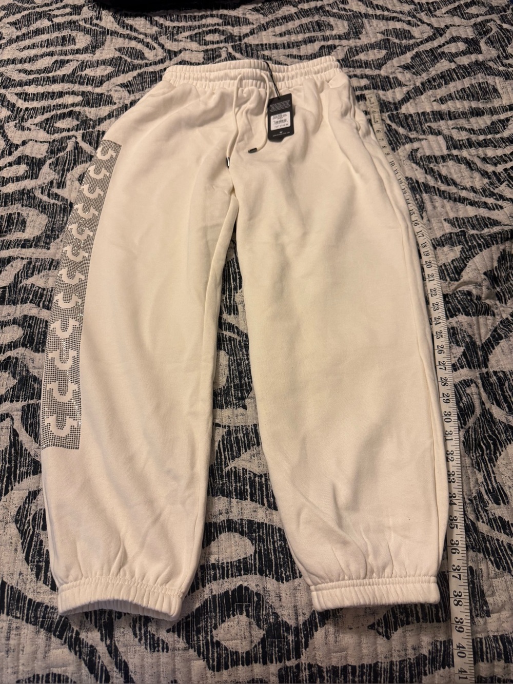 True Religion Cream Graphic-Trim Women’s Sweatsuit.